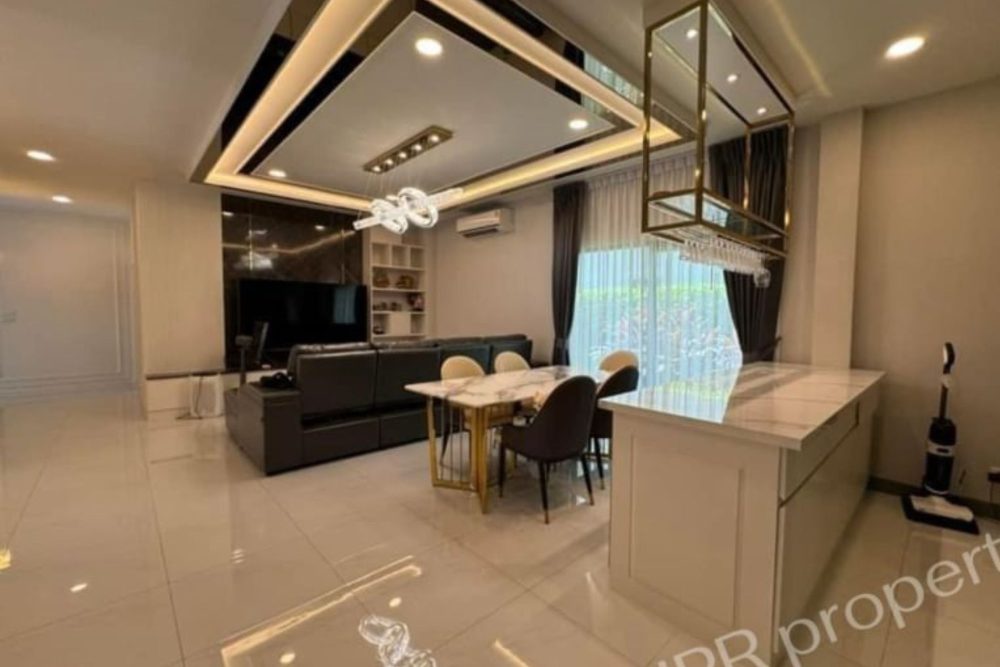 แถบ การ์ตูน สี่เหลี่ยมผืนผ้า 4 หน้าต่าง ว่างเปล่า